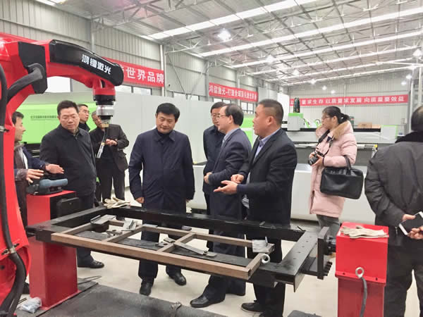 武漢市委常委、市紀(jì)委書(shū)記張曙