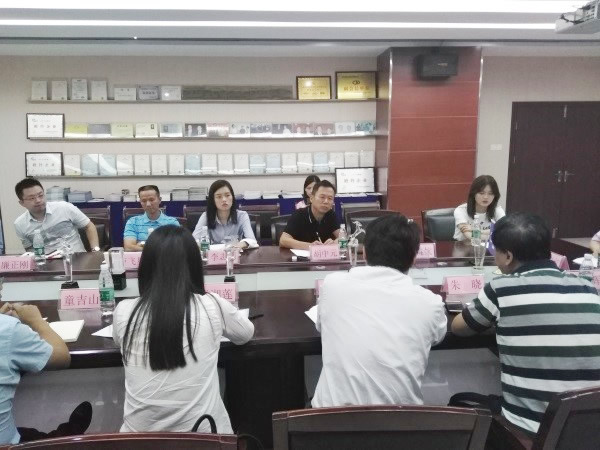 武漢天琪激光設(shè)備制造有限公司董事長胡中元