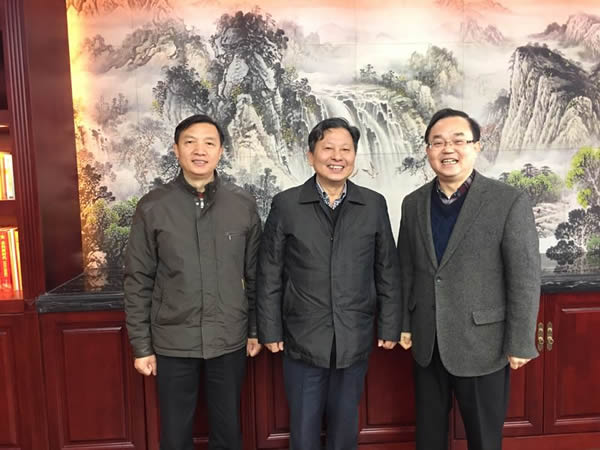 湖北省僑聯(lián)副主席舒正榮、省僑聯(lián)經(jīng)科部部長(zhǎng)歐梁鋒、副部長(zhǎng)黎志勇一行調(diào)研我司