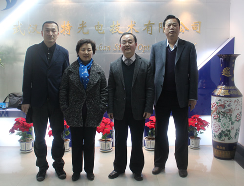 湖北省人社廳副廳長張建平、人社廳專技處調(diào)研員廖維君和田圃到我司調(diào)研