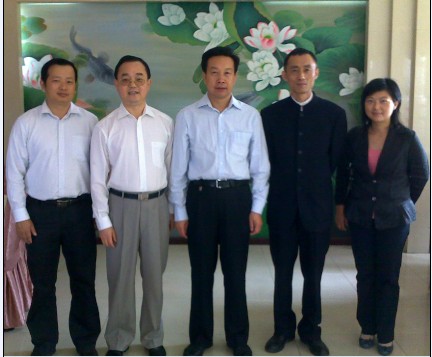 湖北省委統(tǒng)戰(zhàn)部副巡視員劉愛黨、湖北歐盟同學會秘書長燕元沂、武漢留學生創(chuàng)業(yè)園常務副主任袁煜農(nóng)一行來我司考察