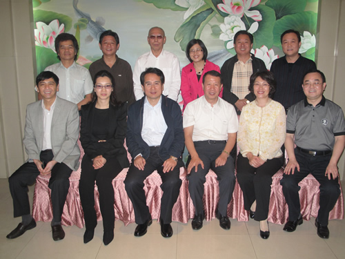 湖北省人民政府副秘書長譚天星、湖北省外事僑務辦公室馬黎主任和邵元洲副主任、湖北省僑商協(xié)會謝俊明會長等一行